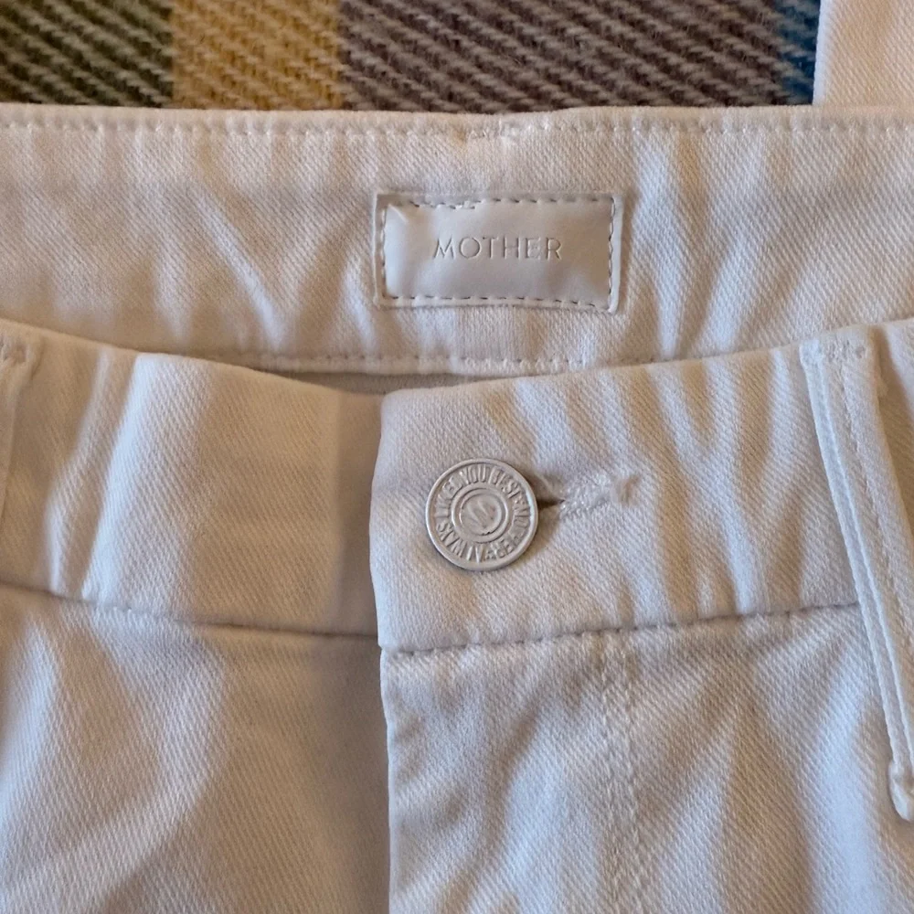 MOTHER The Looker White Cropped Jeans - Picture 8 of 8